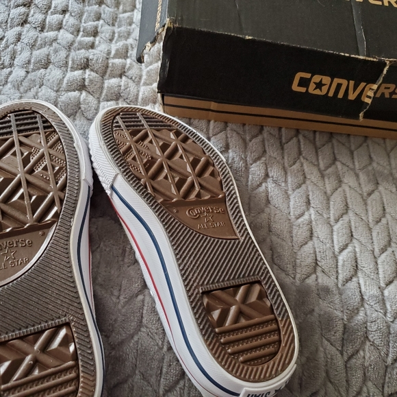 Converse - Picture 4 of 4